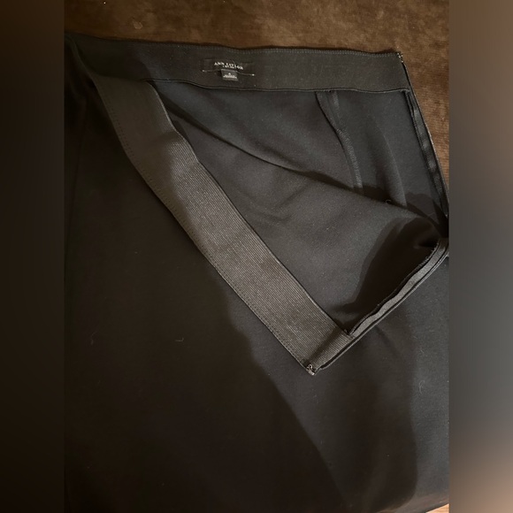 Ann Taylor Black Midi Elastic Waist Skirt Closure Zipper On Side Sz 4 - Picture 6 of 10